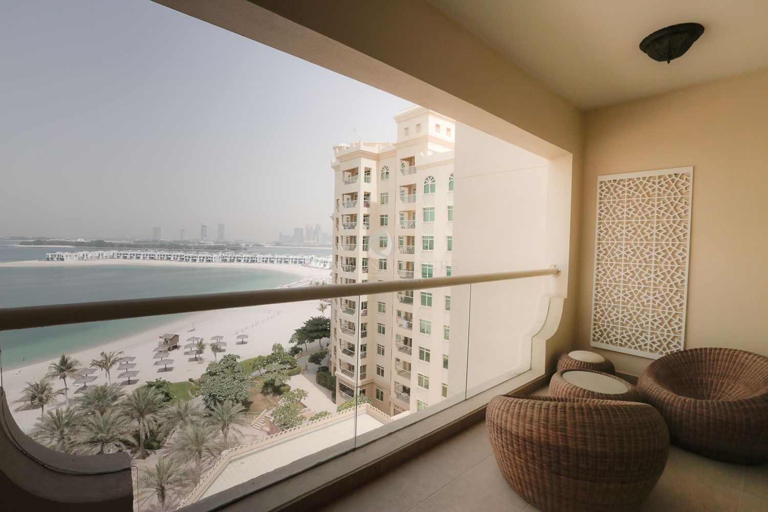 Shoreline apartment <banner_subject> banner - Exclusive Links - Exclusive Links
