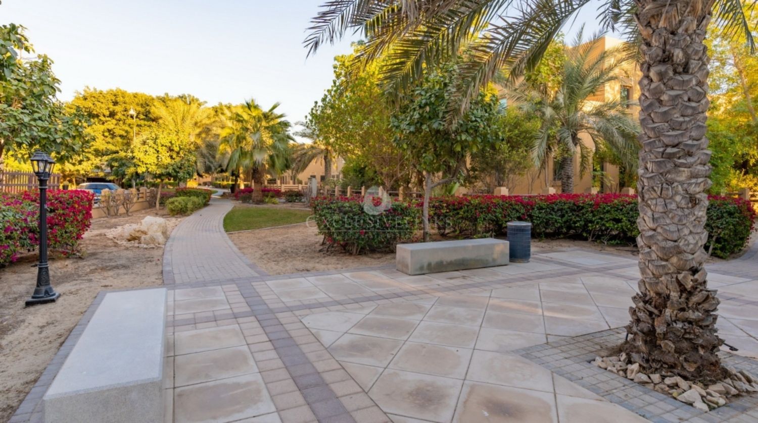 Al furjan footpath - Exclusive Links - Exclusive Links