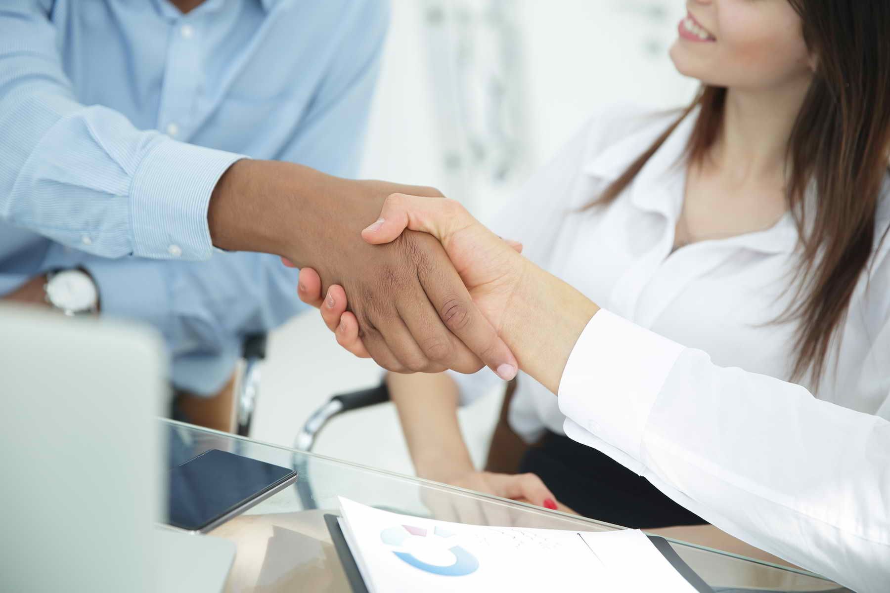 Buying and Selling Property in Dubai - How To Select The Right Real Estate Agent - Exclusive Links