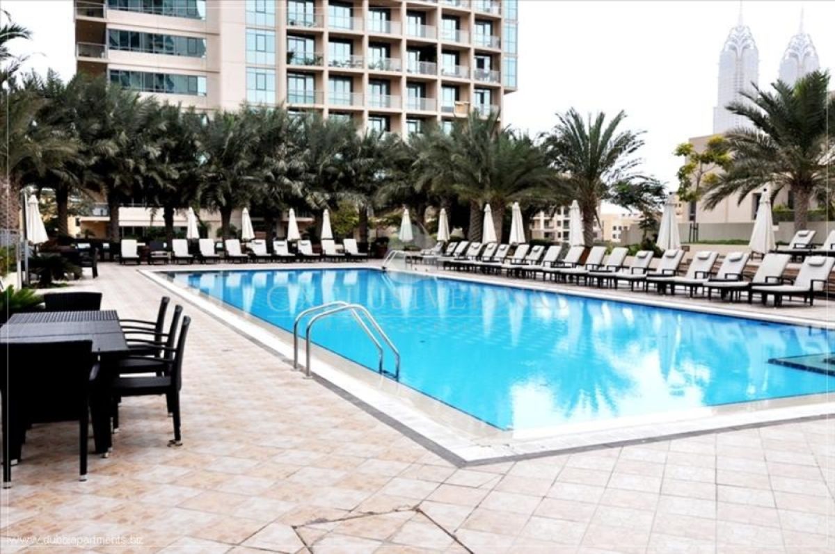 Golf tower poolside banner - Exclusive Links - Exclusive Links