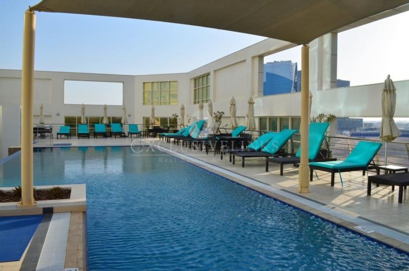 Park central poolside banner - Exclusive Links - Exclusive Links
