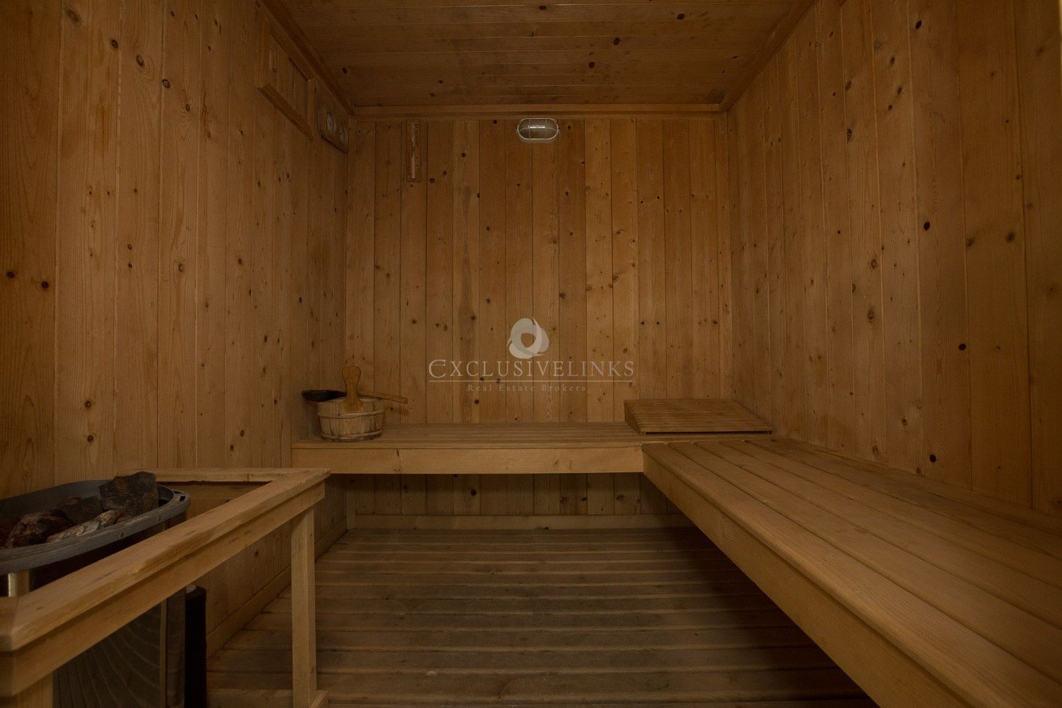 The bridge bench - Exclusive Links - Exclusive Links