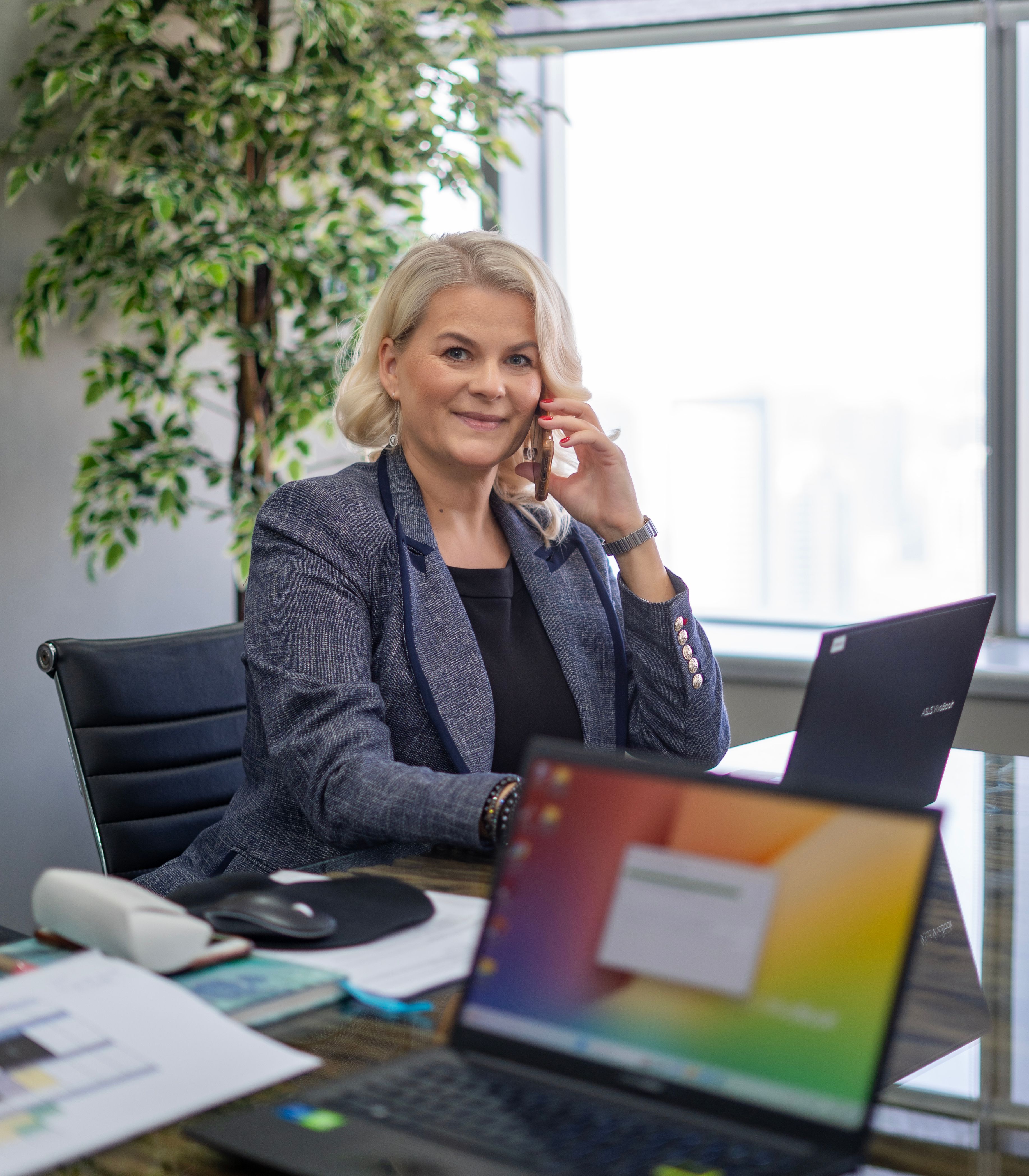 Evelin Novikova - Exclusivelinks