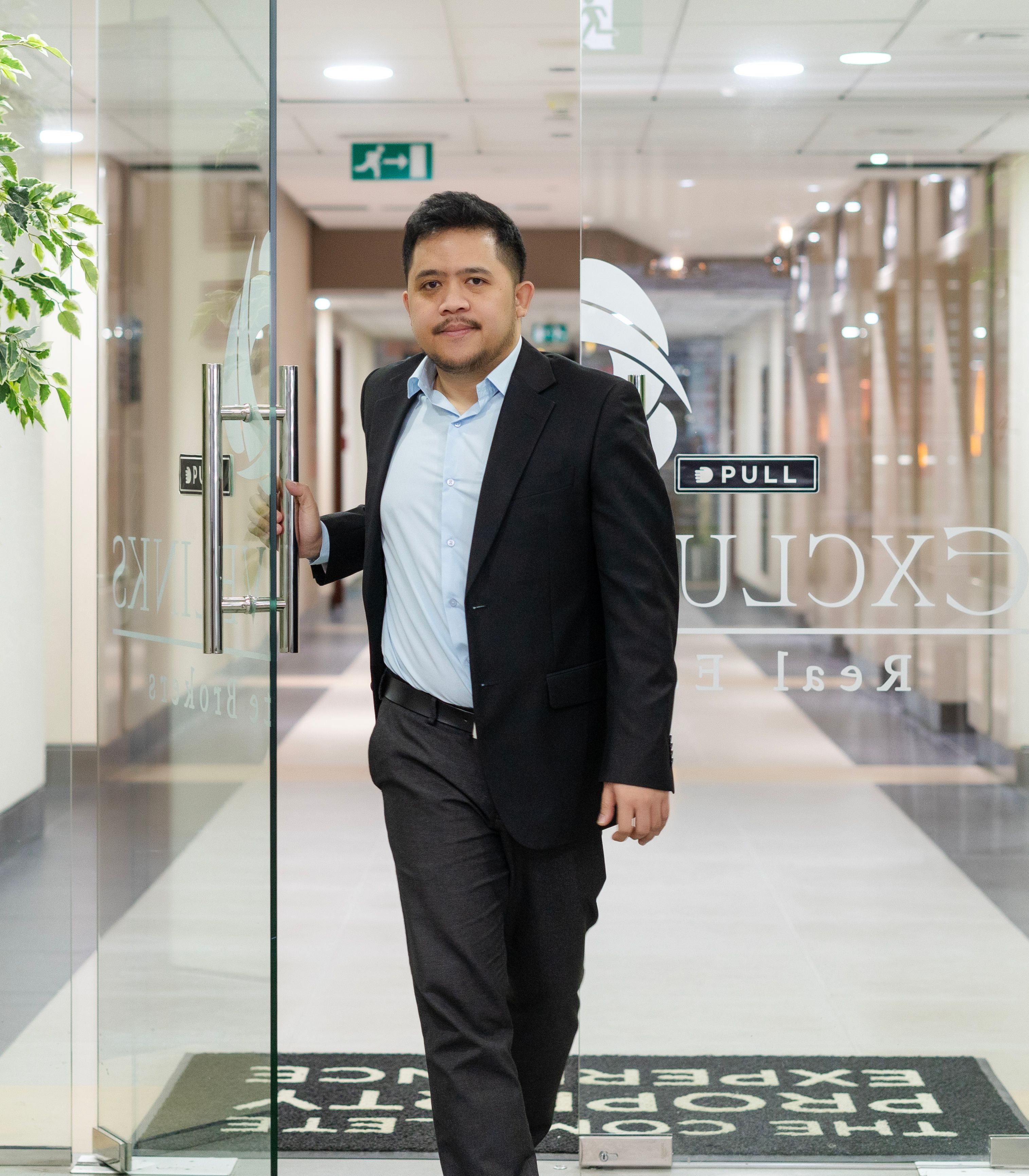 Mervyn Go Manlangit -  Exclusivelinks