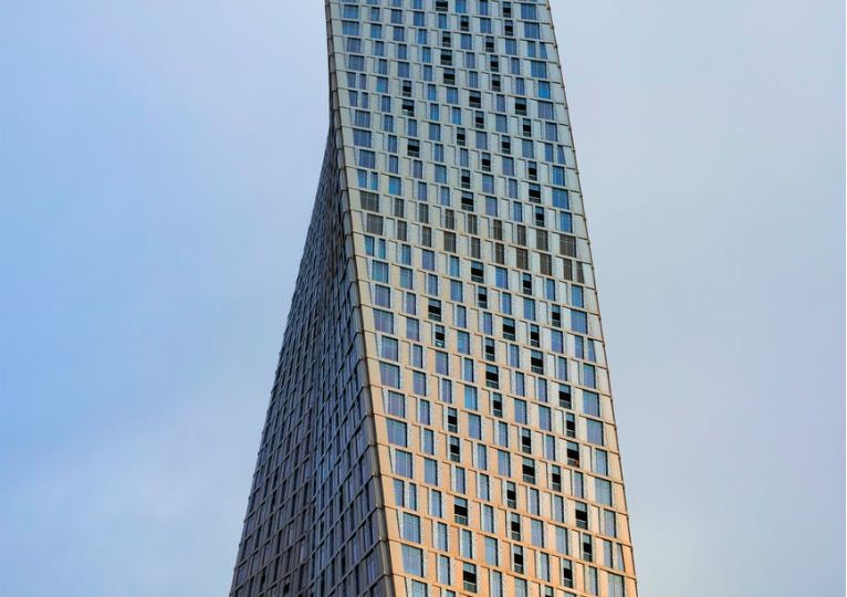 Commercial guide twisttower - Exclusive Links - Exclusive Links