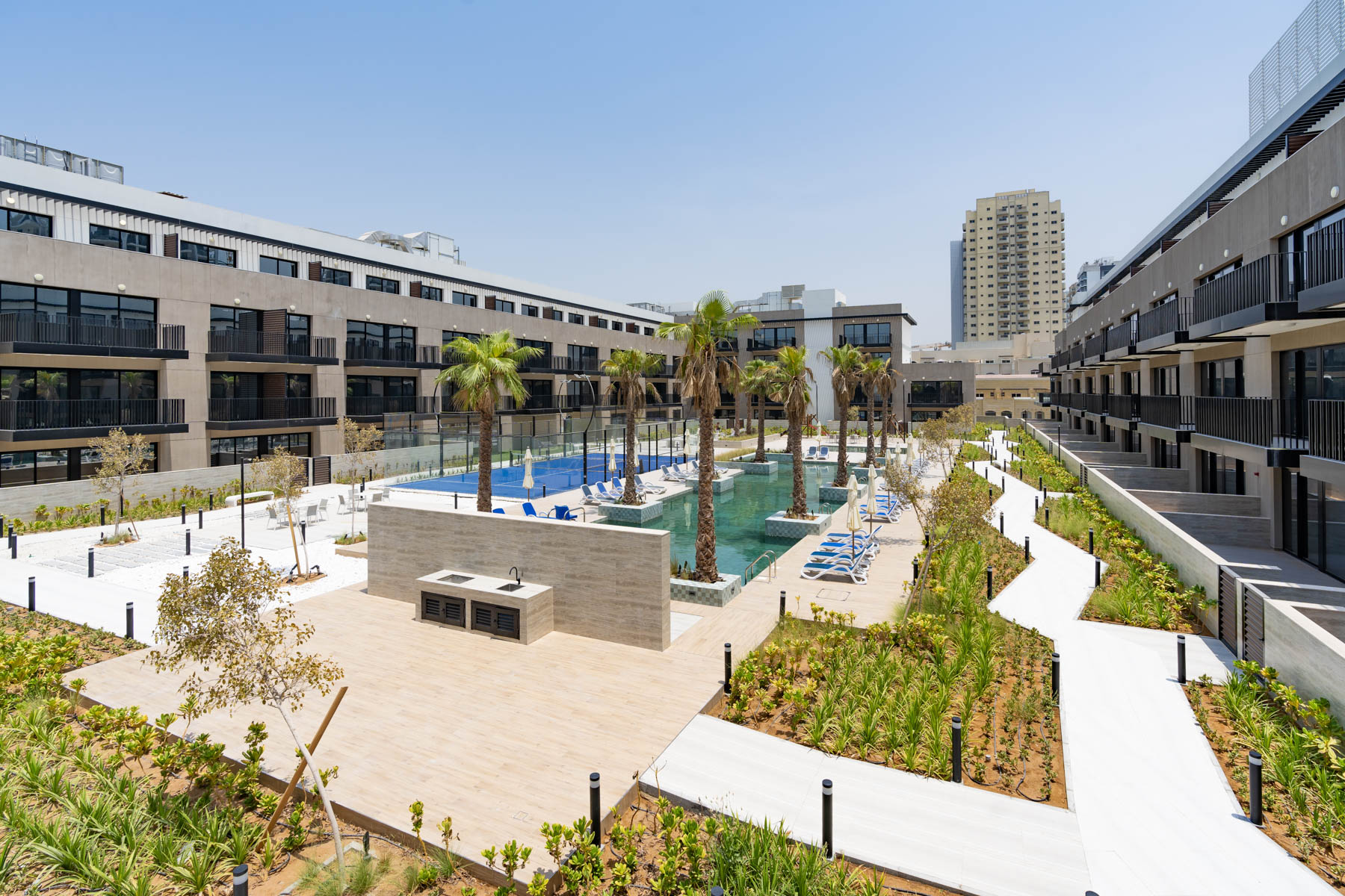 Stunning Pool View | 1 B/R plus Study - Exclusive Links