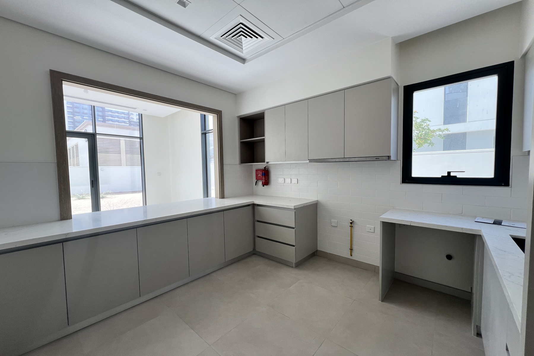 Brand New | Vacant | Corner Unit - Exclusive Links