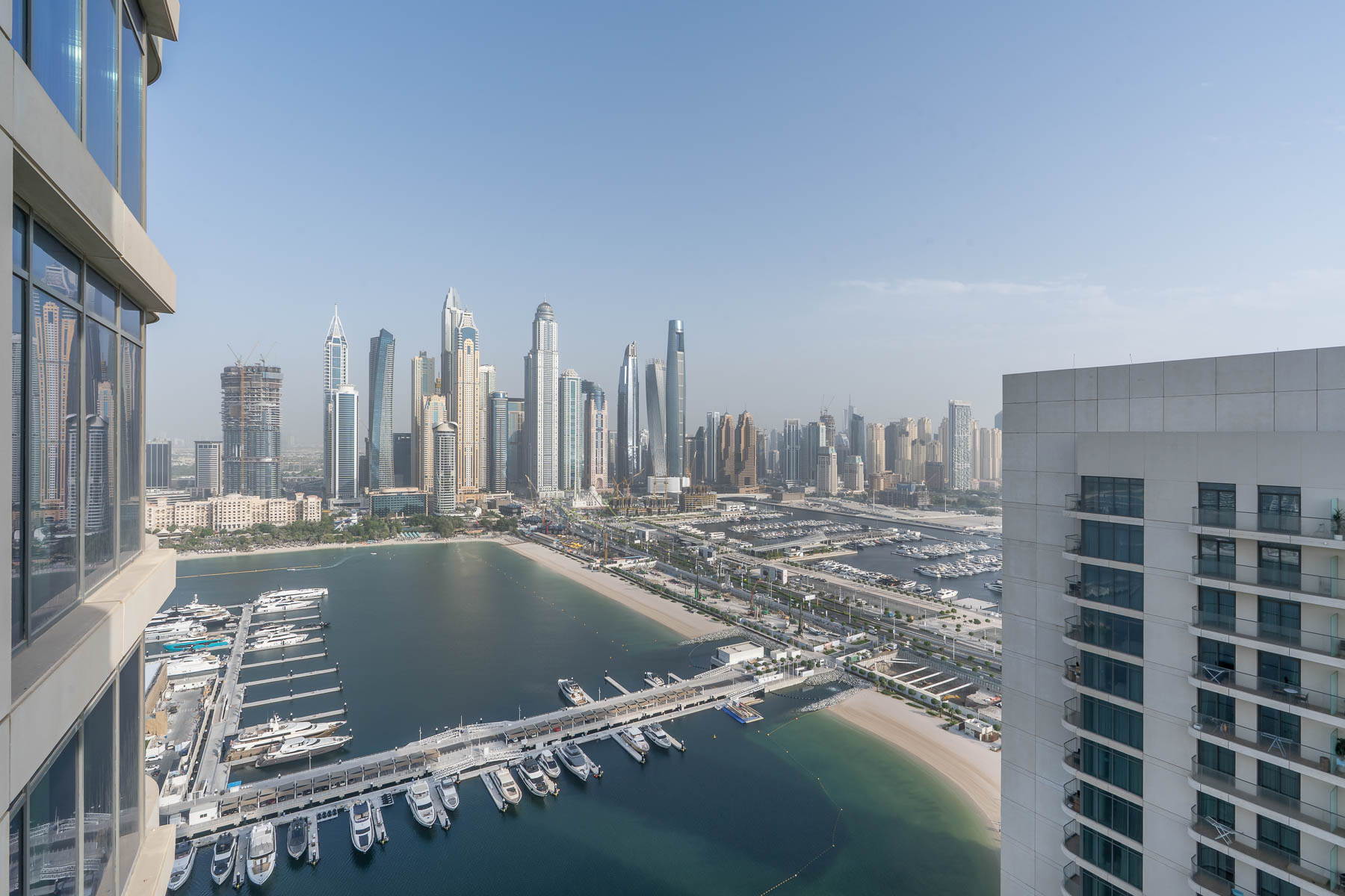 Furnished 2 BR | Vacant | Sea View - Exclusive Links