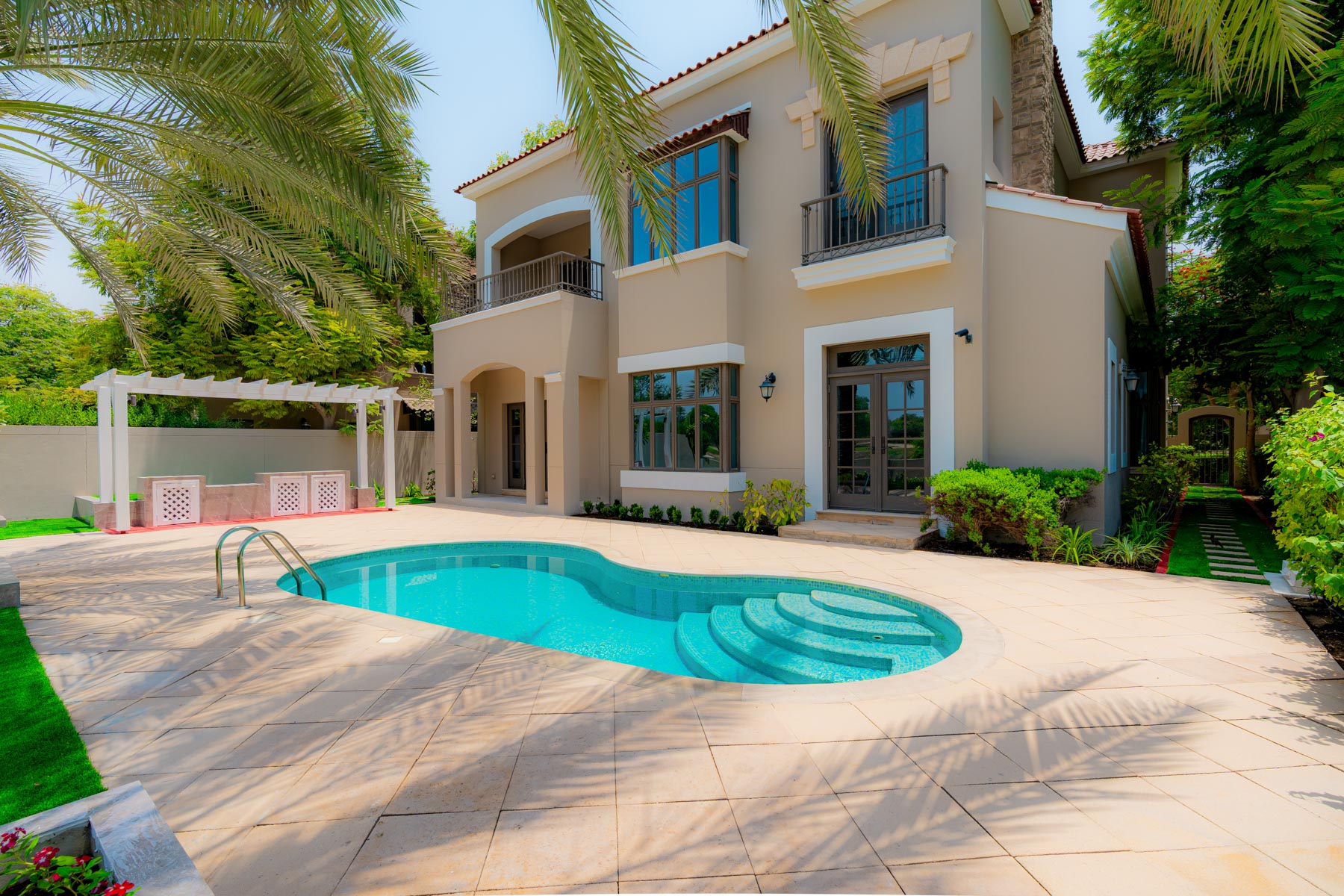 Vacant August | Pool | Large Plot | Country Club - Exclusive Links