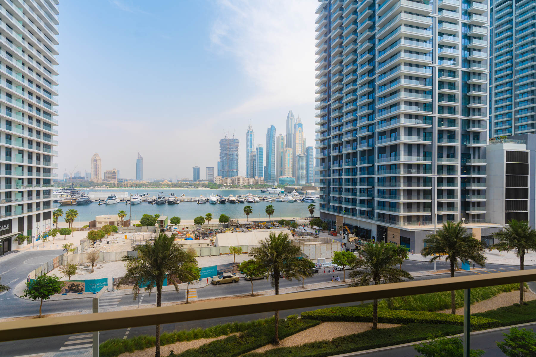 Luxury Living | Vacant | Prime Location - Exclusive Links