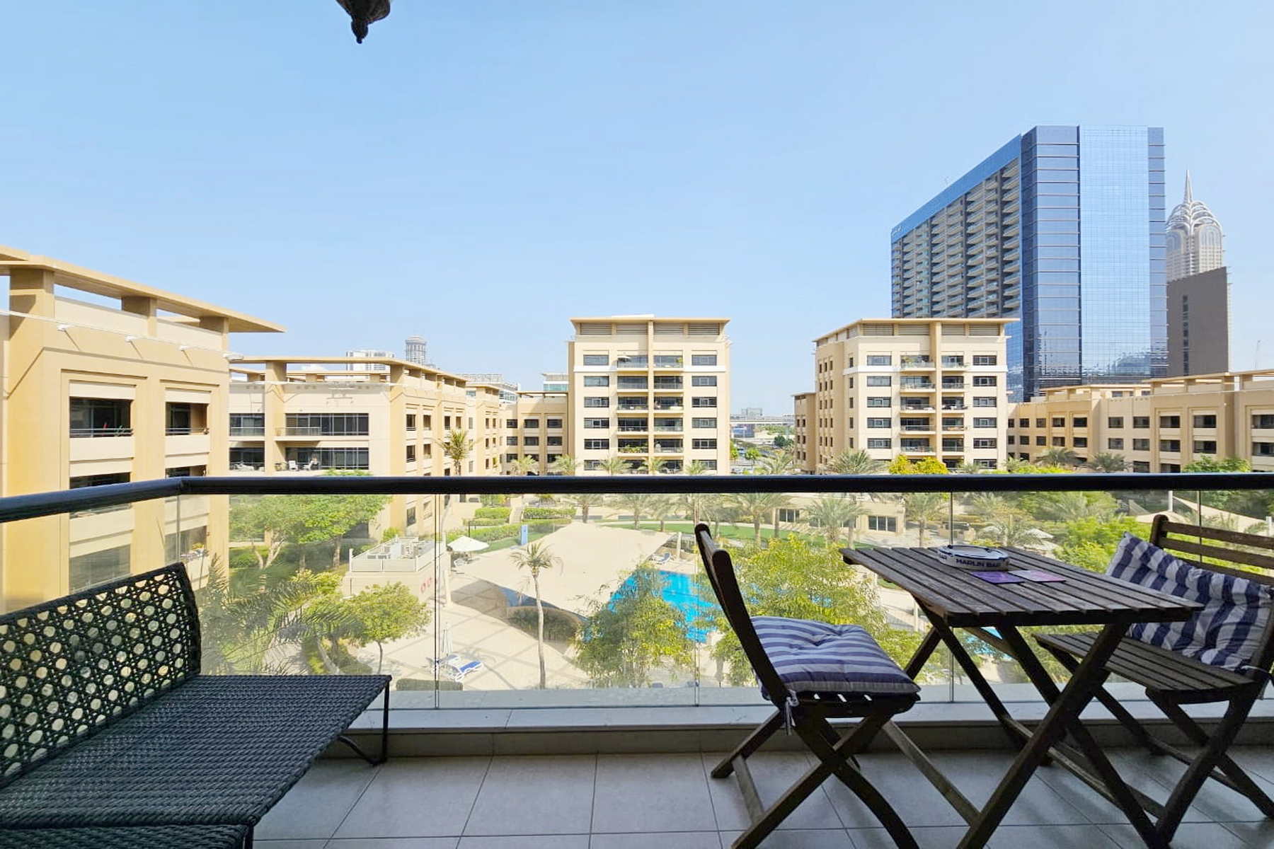 Stunning | Huge | Pool views | 2 Parkings - Exclusive Links