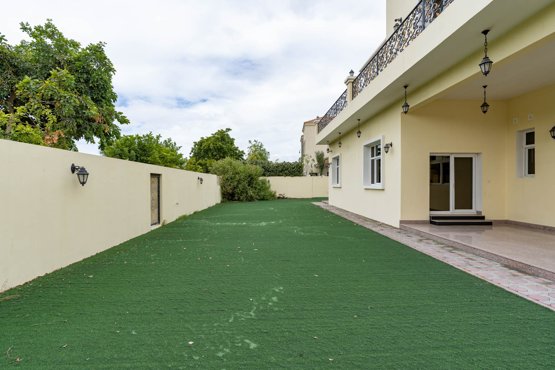 Vacant | Basement | Elevator | Vastu - Exclusive Links