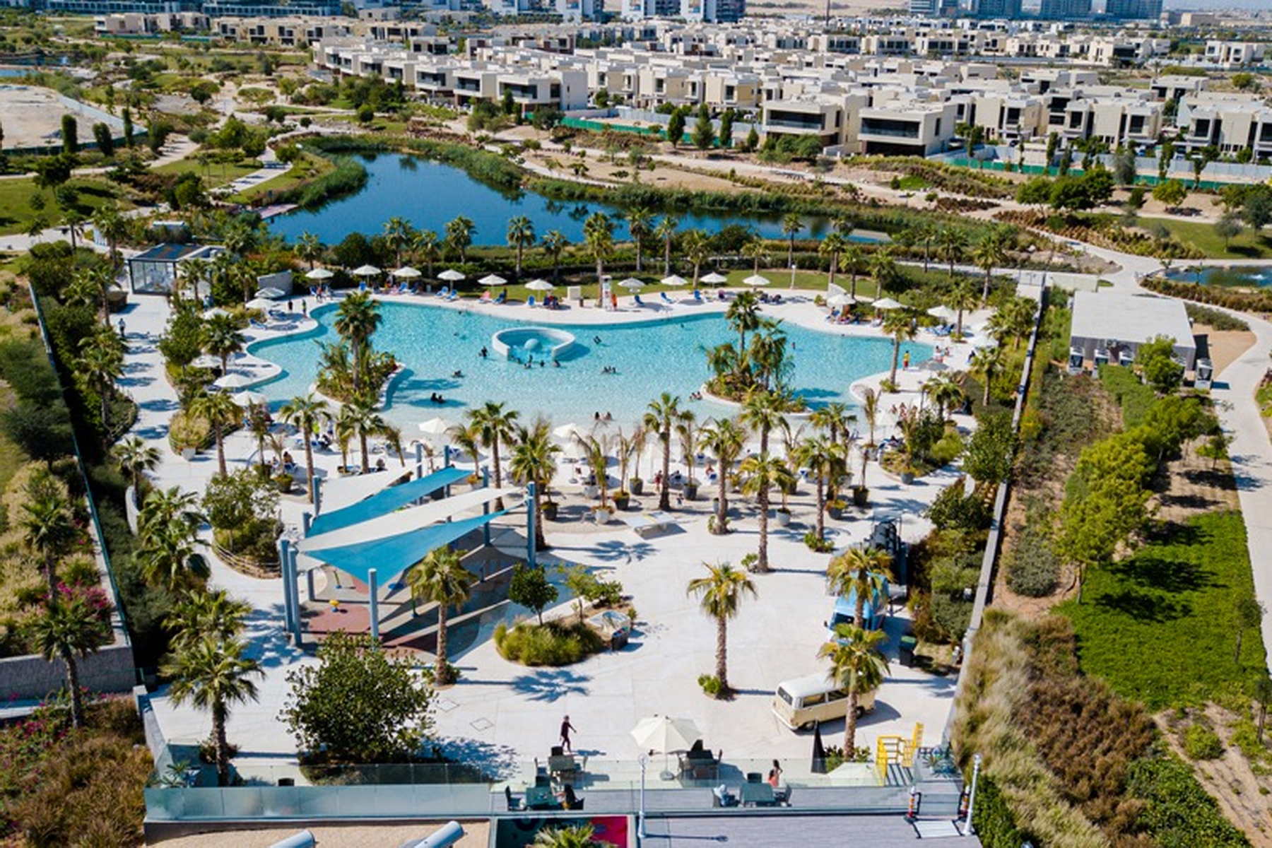 Exclusive | Multiple villas | Lagoons - Exclusive Links