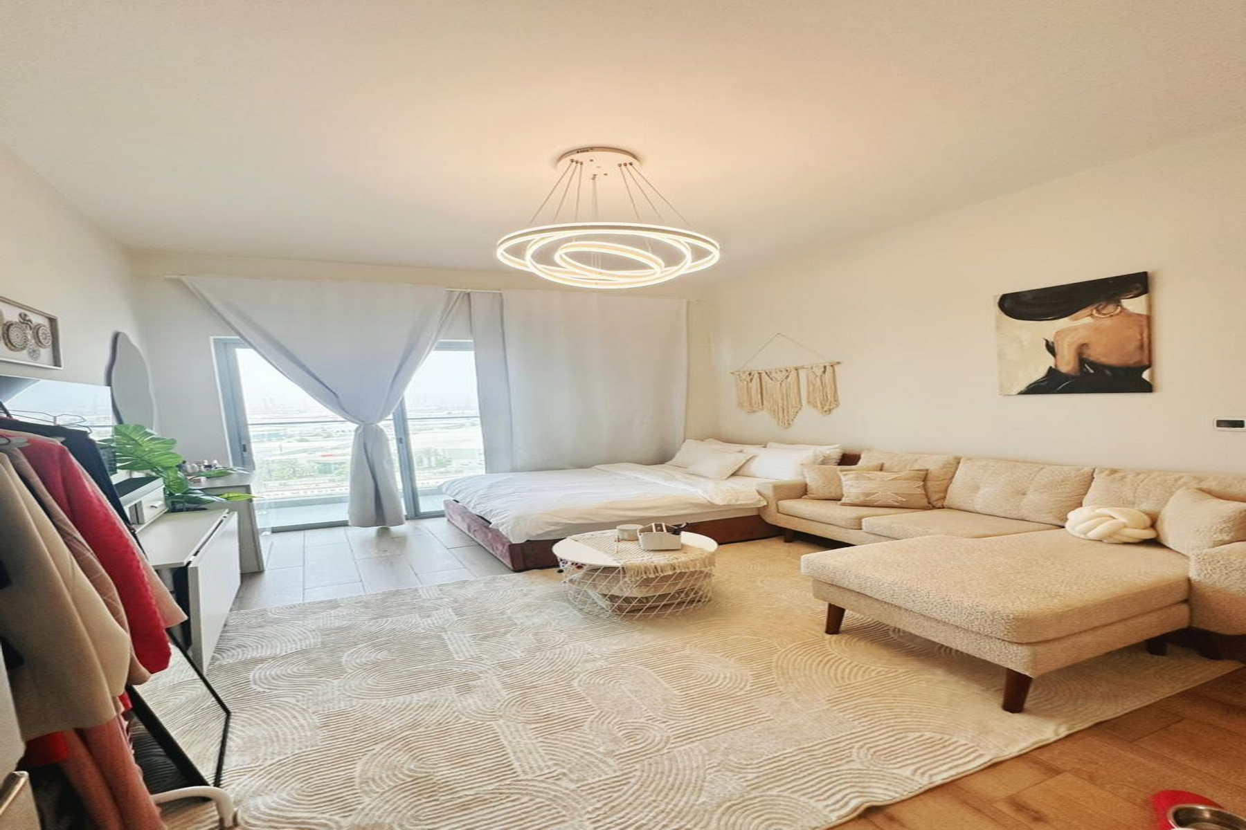 Well Maintained I Prime Location | Close to Metro - Exclusive Links