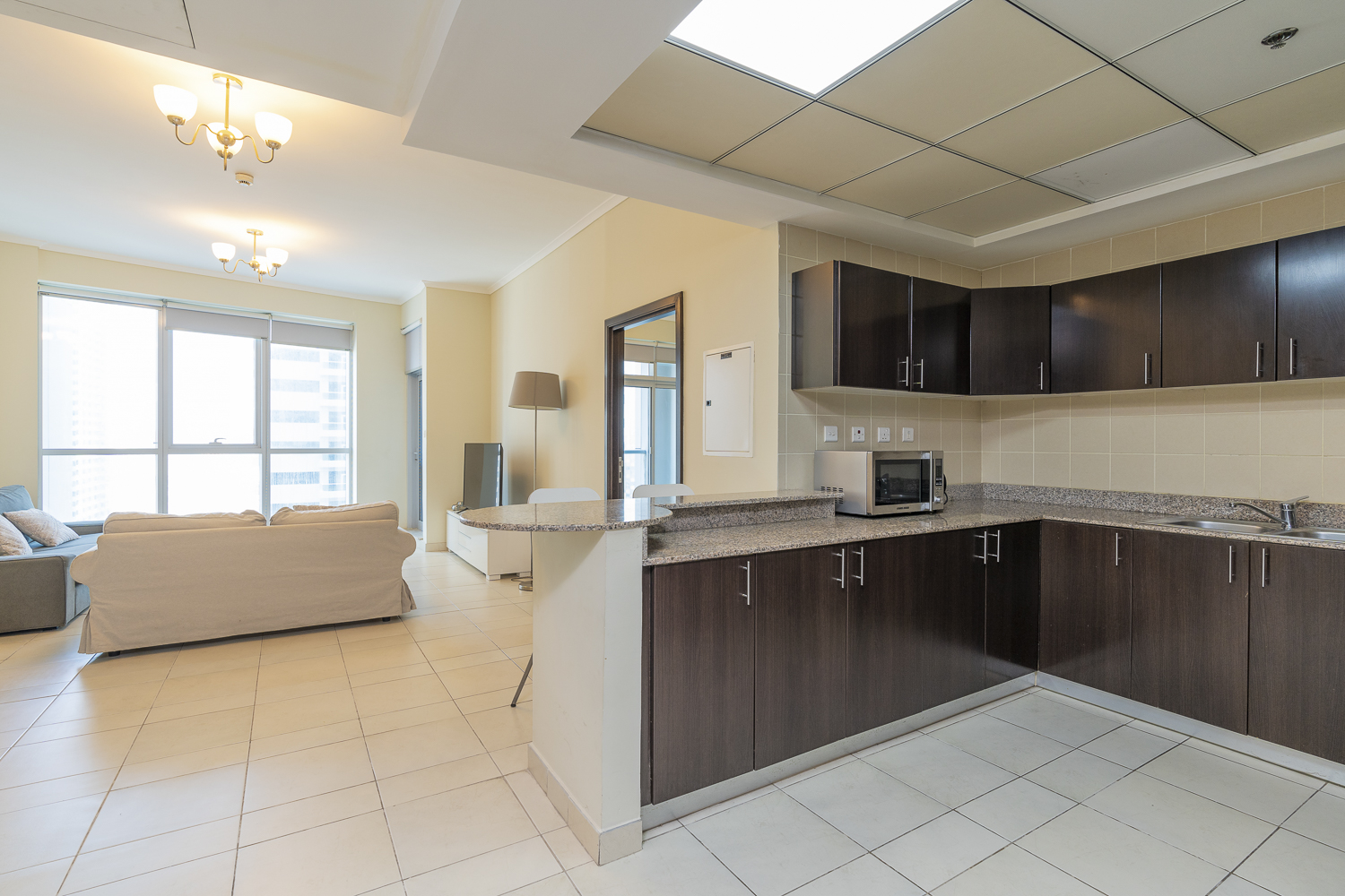 Prime Location | Well Maintained | High Floor - Exclusive Links