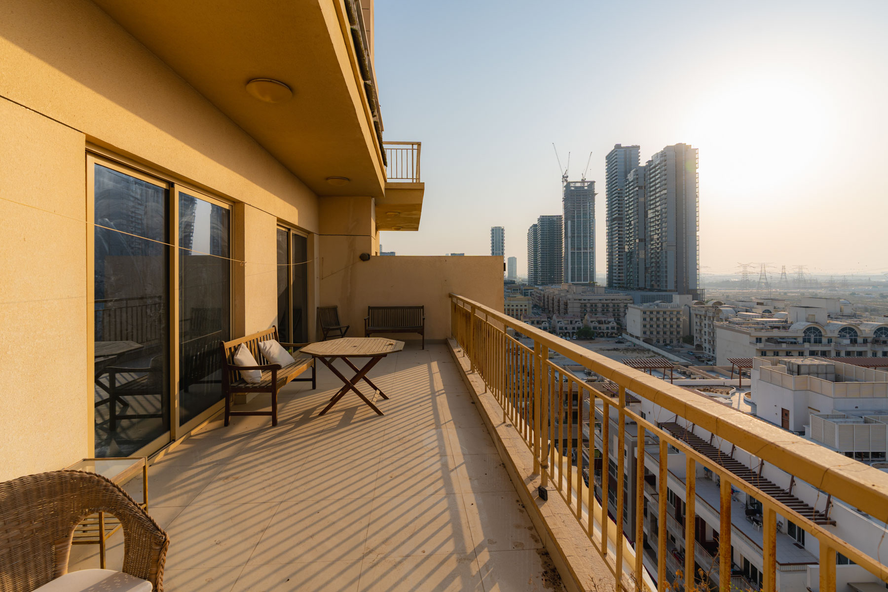 Separate Large Study | High Floor | VACANT - Exclusive Links