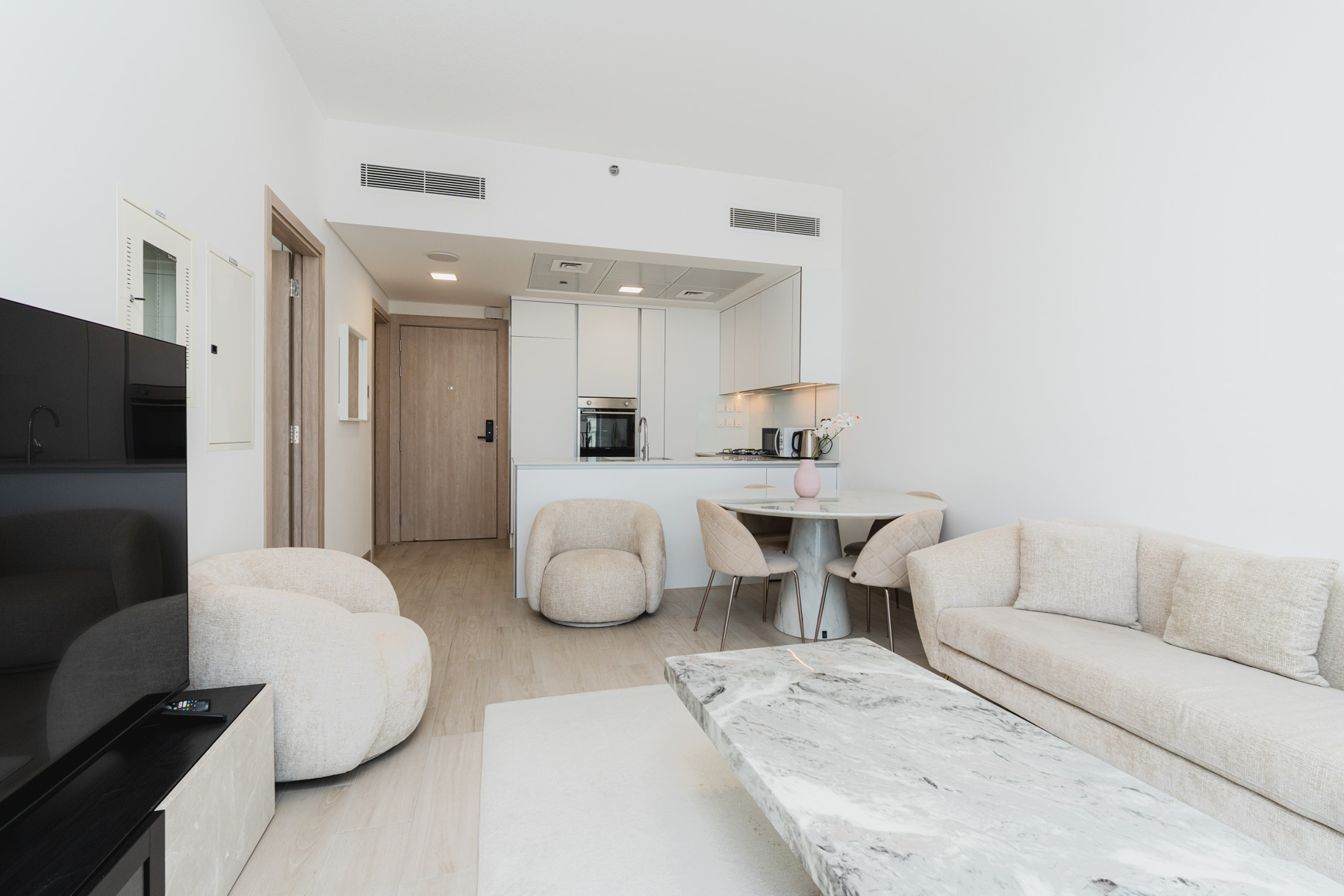 Smart Home | Fully Furnished  | Prime Location - Exclusive Links