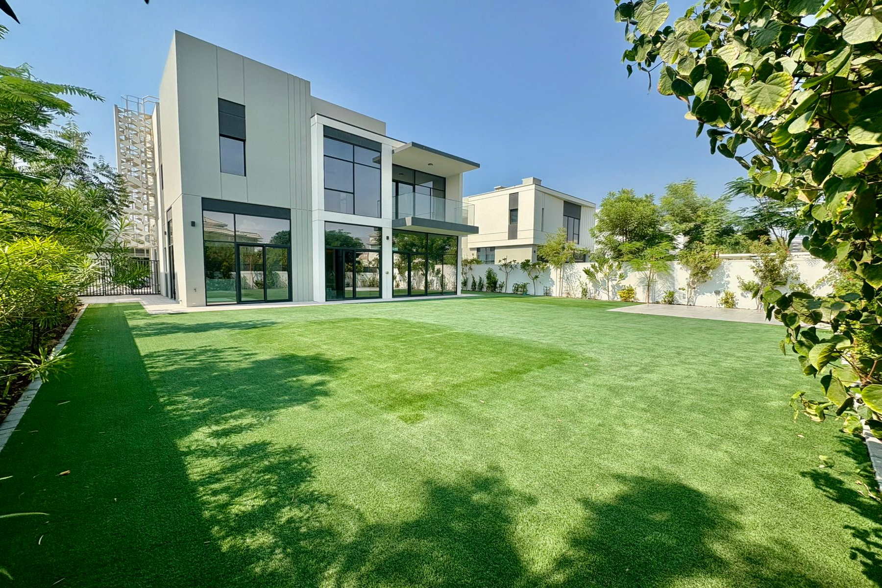 Single Row | Park Views | Large Garden - Exclusive Links