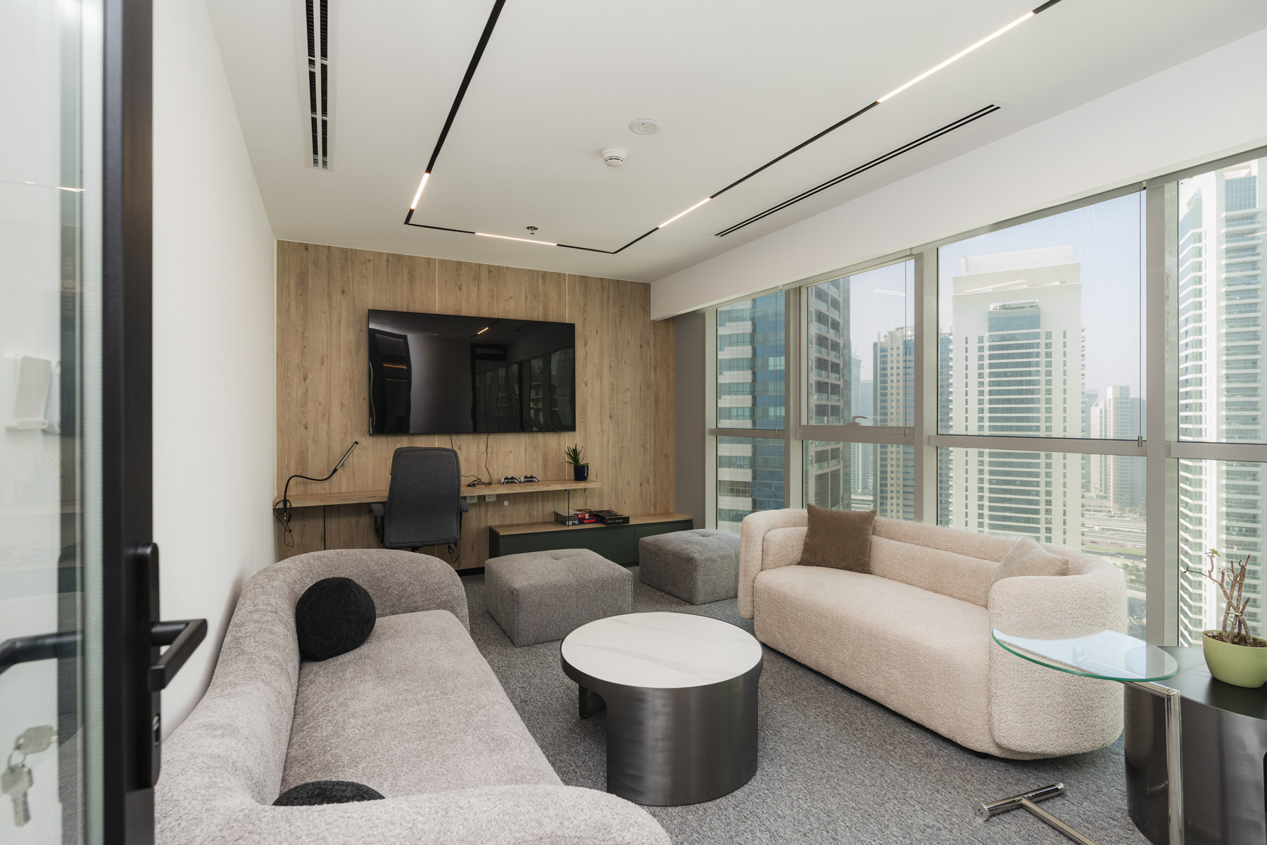 Swiss Tower | Grade A | Luxury Fit-Out - Exclusive Links