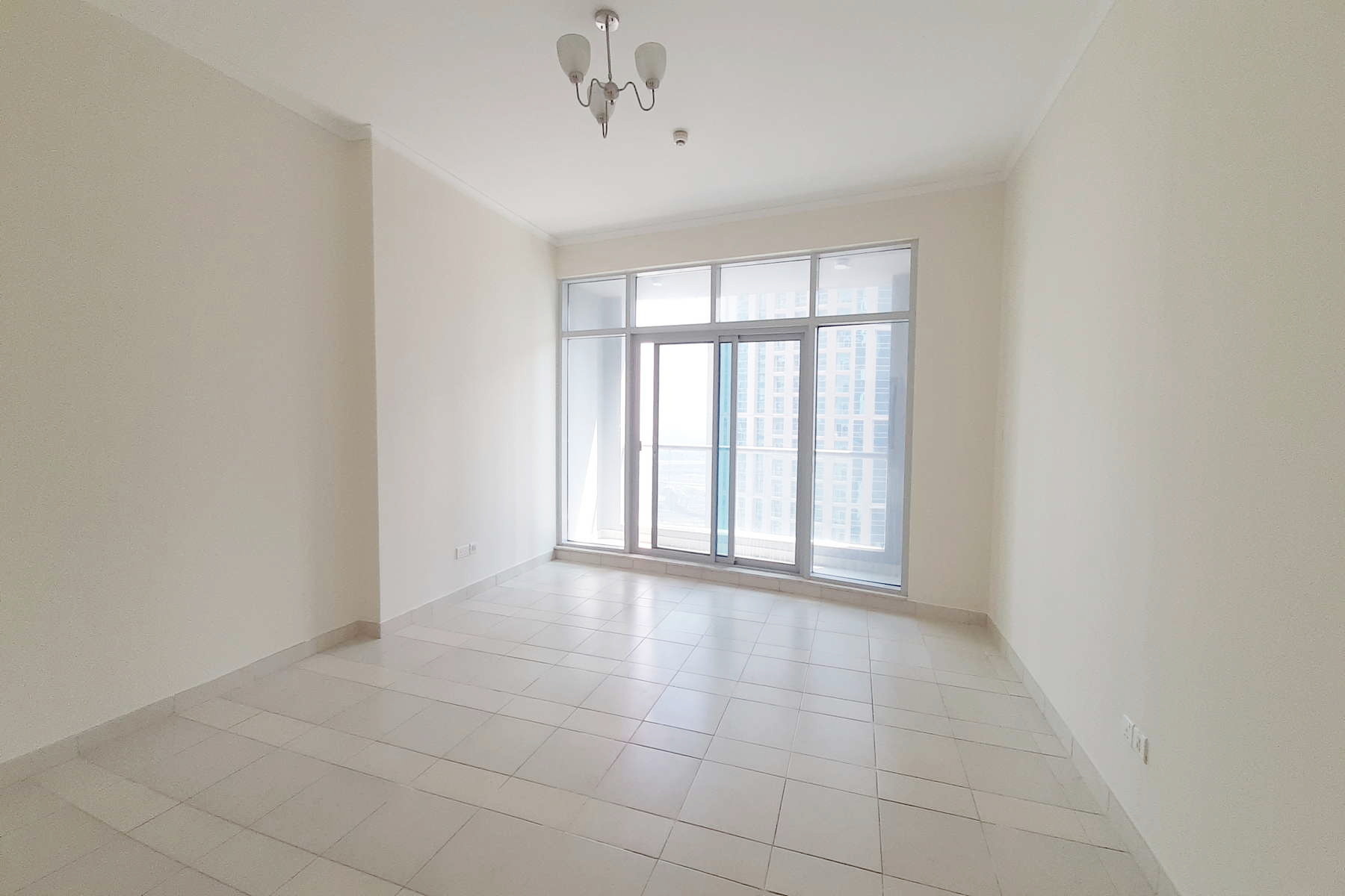 Prime Location | Unfurnished | Vacant on 03 Jan - Exclusive Links