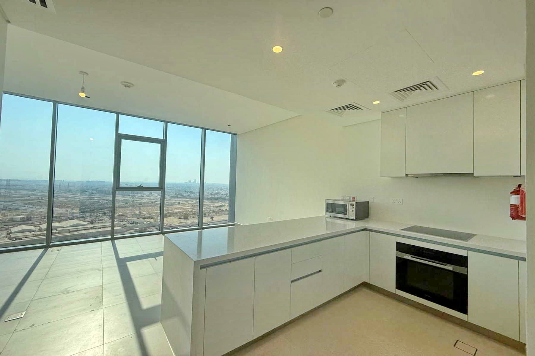 Luxury Living | Vacant | Prime Location - Exclusive Links