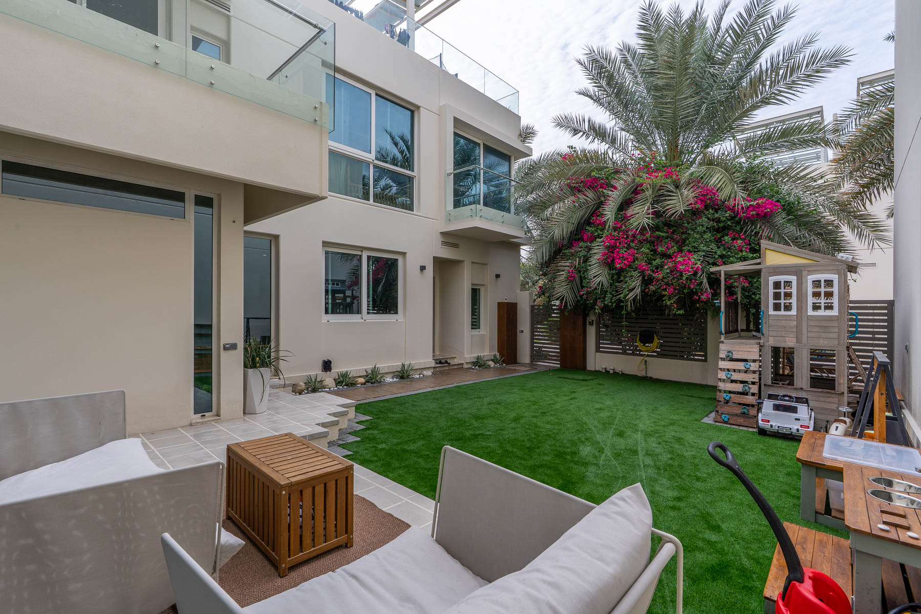 Vacant on Transfer | Close to Plaza and Pool - Exclusive Links