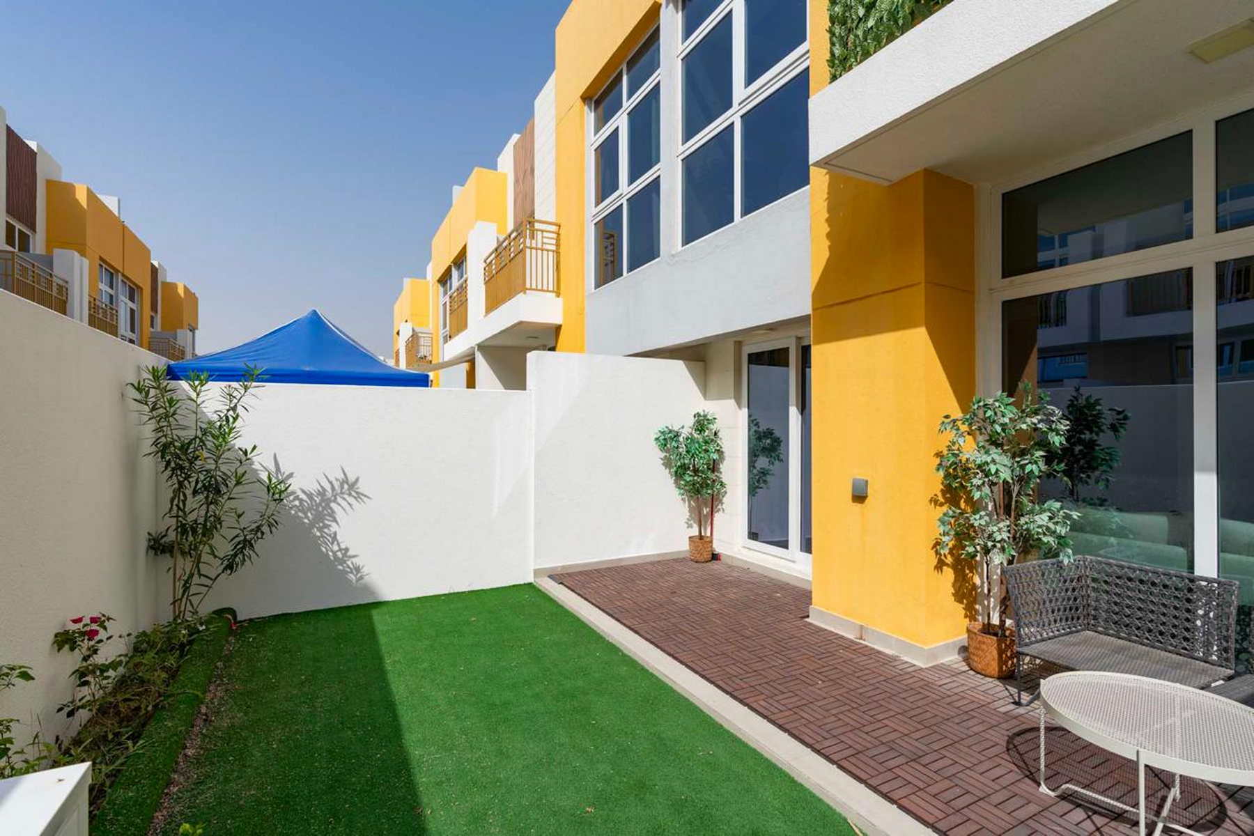 Spacious 3 BR Villa | Vacant | Roof Deck - Exclusive Links