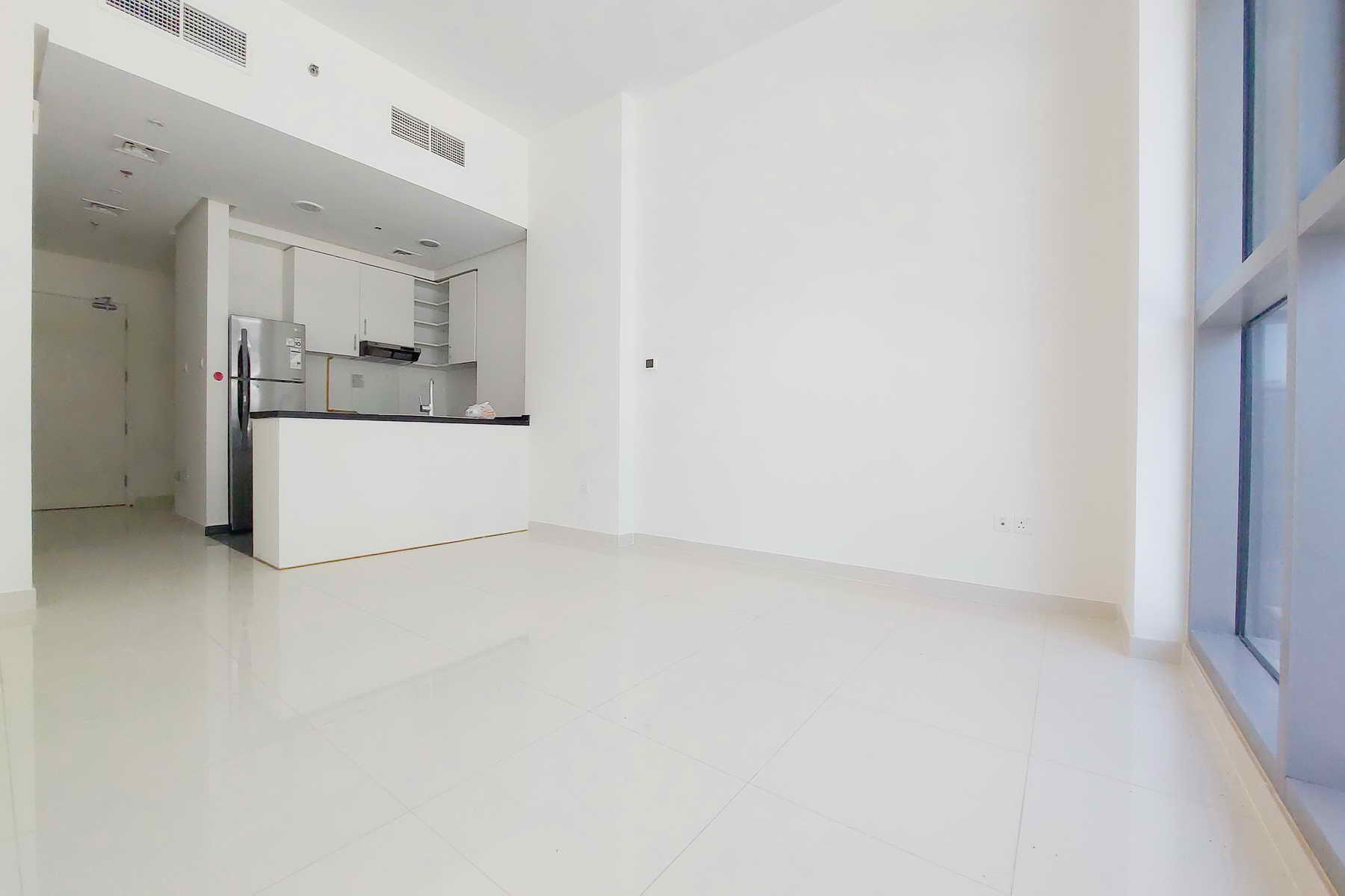 Generous 1 BR | Balcony | Unfurnished - Exclusive Links