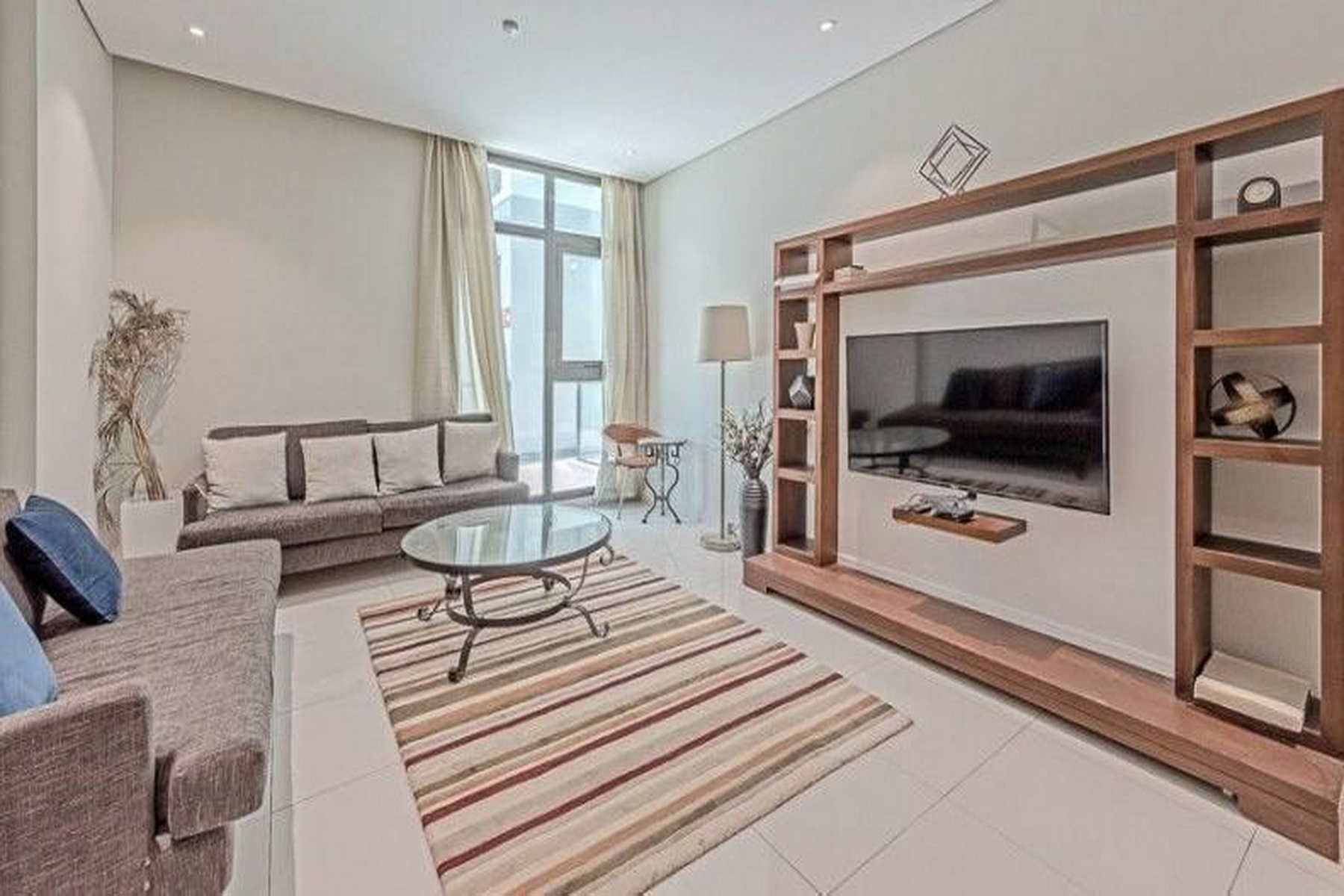 Stunning 2BR | Furnished | Pool View - Exclusive Links