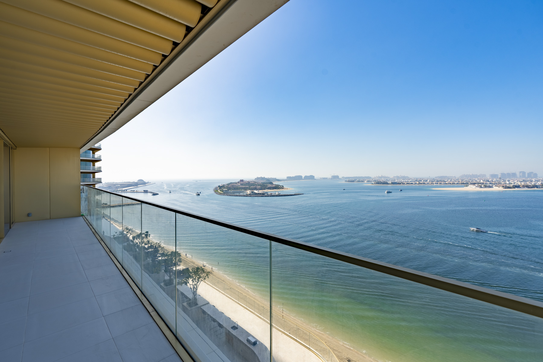 Beachfront | Luxurious 2BR | Full Sea View - Exclusive Links
