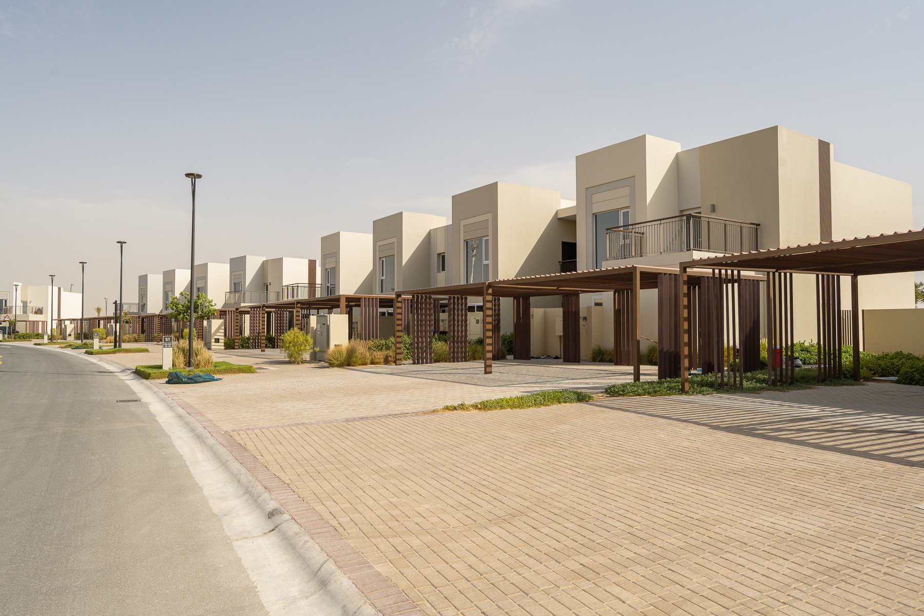 Exclusive 3 BR | Vacant Soon | Garden Apartment - Exclusive Links