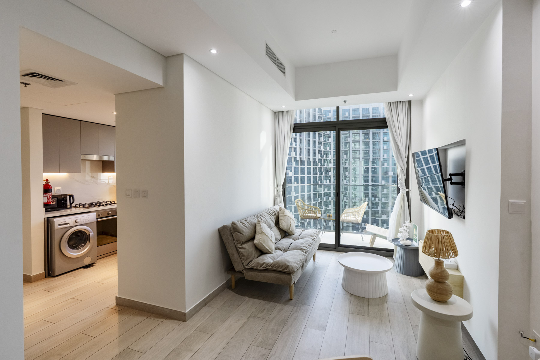 Vacant 1 BR | Fully Furnished | Burj Khalifa View - Exclusive Links