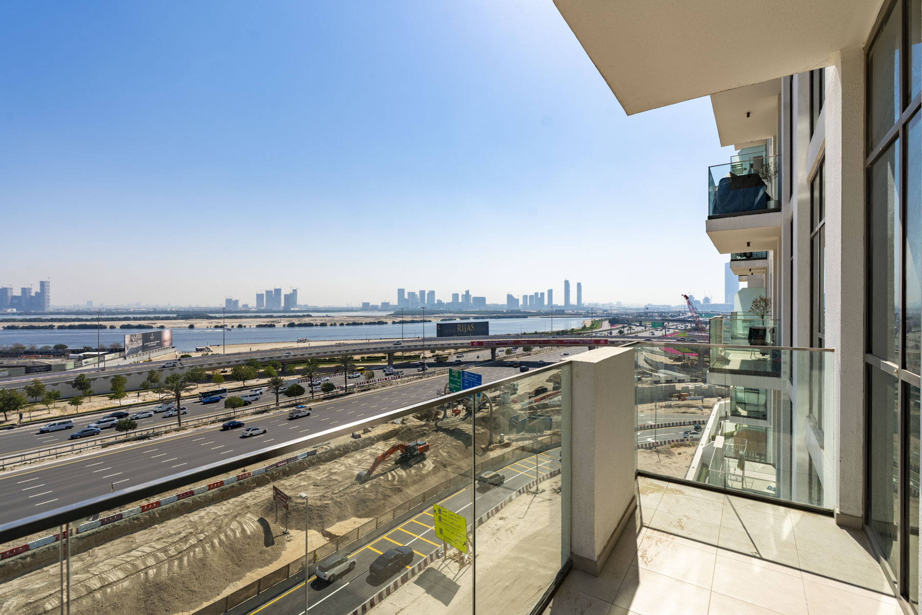 Vacant 1 BR | Creek Views | Furnished/Unfurnished - Exclusive Links