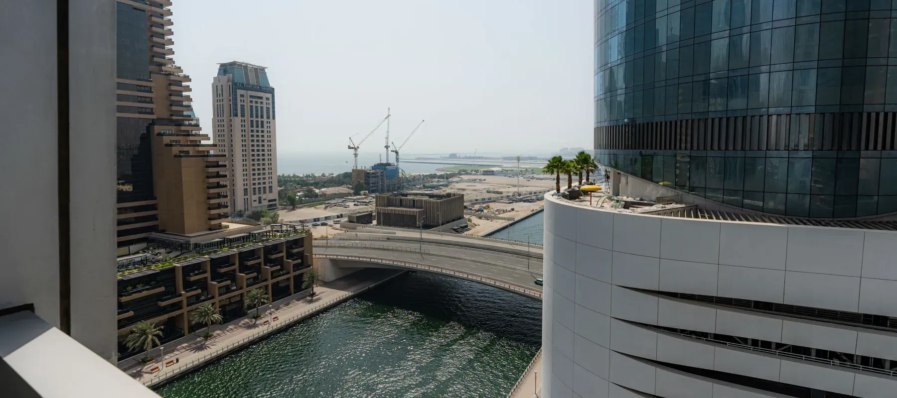 Cayan Tower, Dubai Marina, Dubai - Exclusive Links