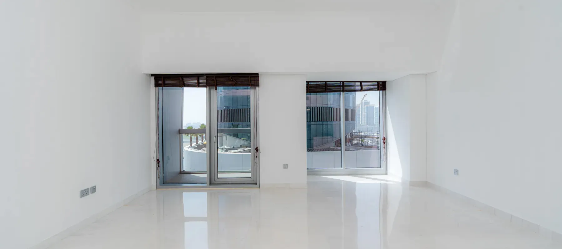 Cayan Tower, Dubai Marina, Dubai - Exclusive Links