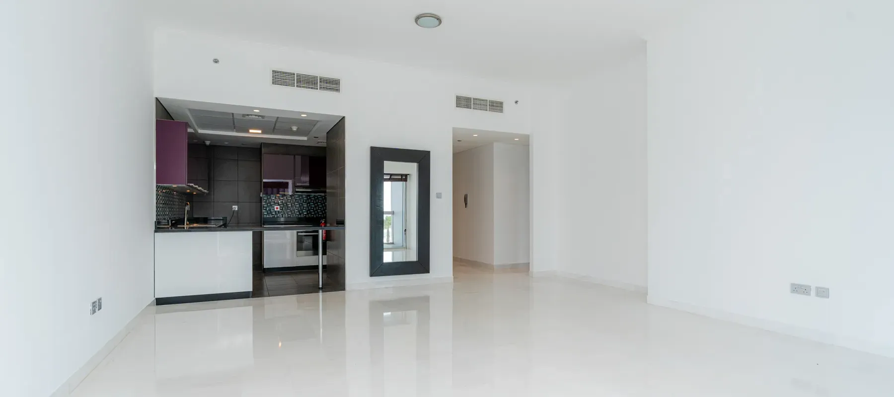 Cayan Tower, Dubai Marina, Dubai - Exclusive Links
