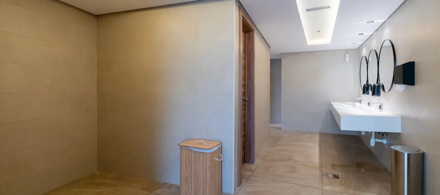 Pyramisa Hotel Apartments, Dubai Land, Dubai - Exclusive Links