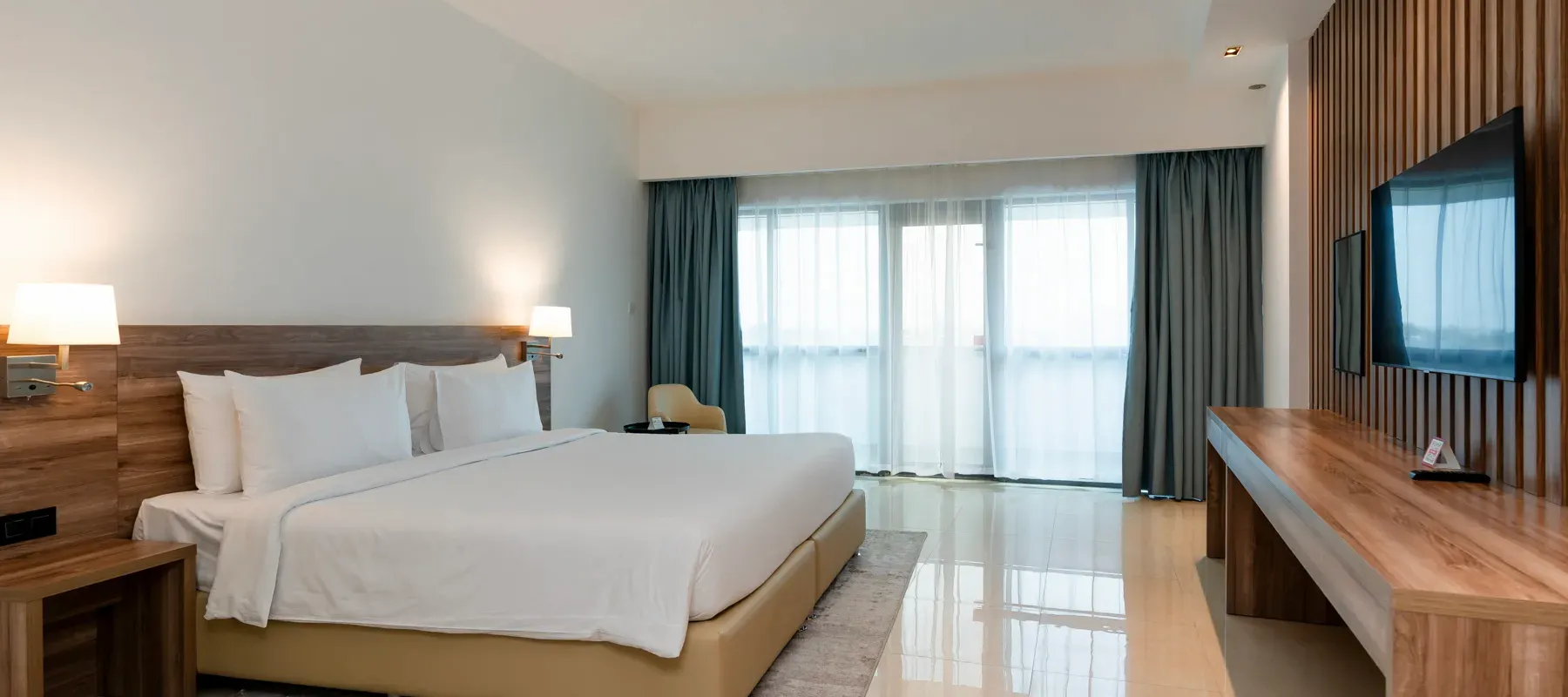 Pyramisa Hotel Apartments, Dubai Land, Dubai - Exclusive Links