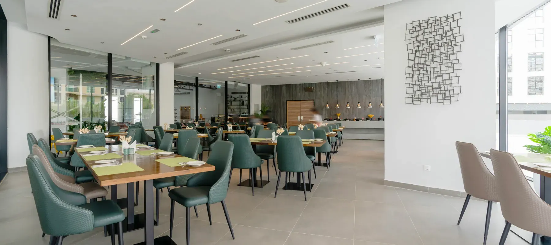 Pyramisa Hotel Apartments, Dubai Land, Dubai - Exclusive Links