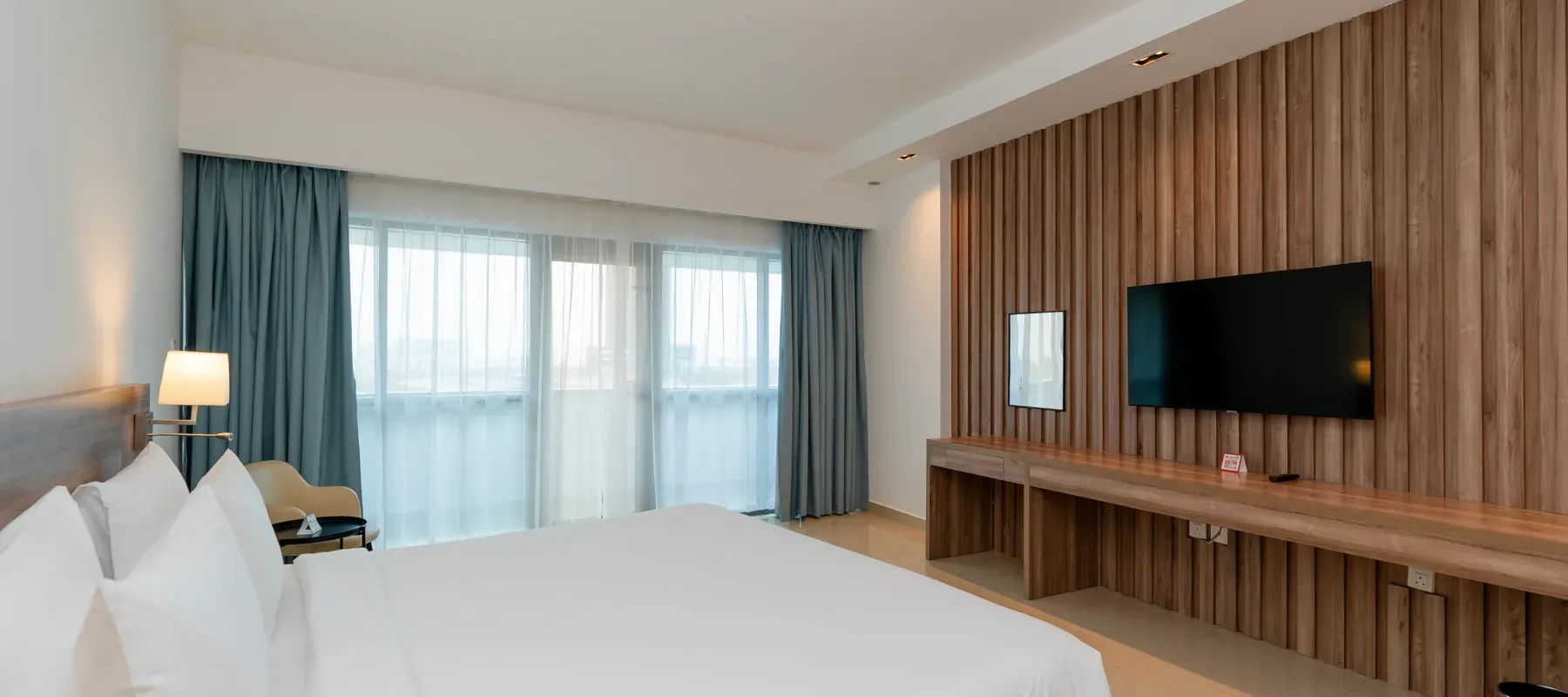 Pyramisa Hotel Apartments, Dubai Land, Dubai - Exclusive Links