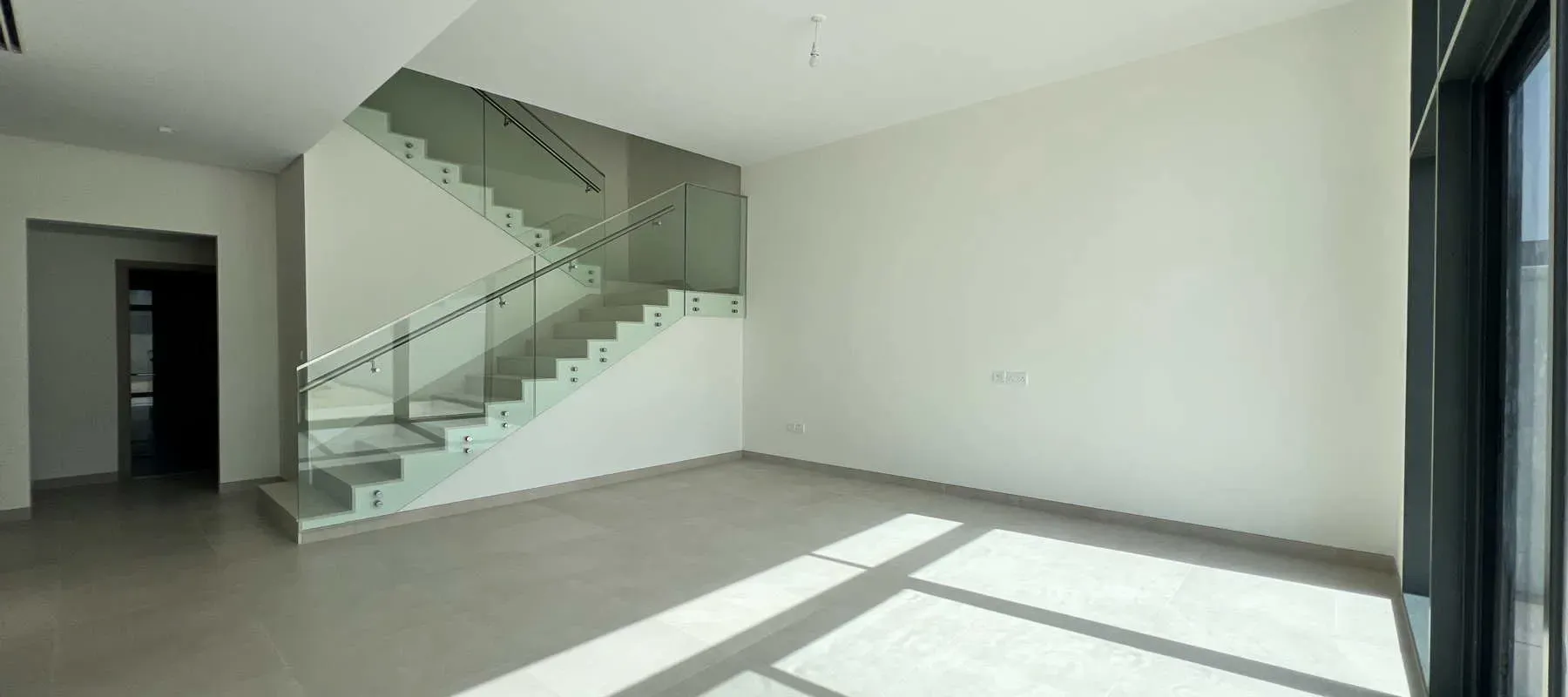 Murooj Al Furjan, Al Furjan, Dubai - Exclusive Links