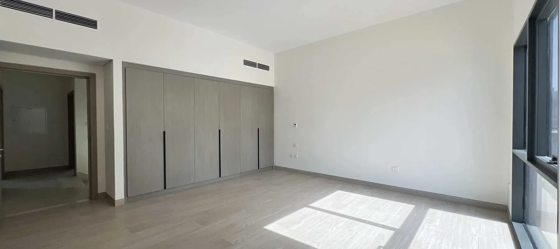Murooj Al Furjan, Al Furjan, Dubai - Exclusive Links