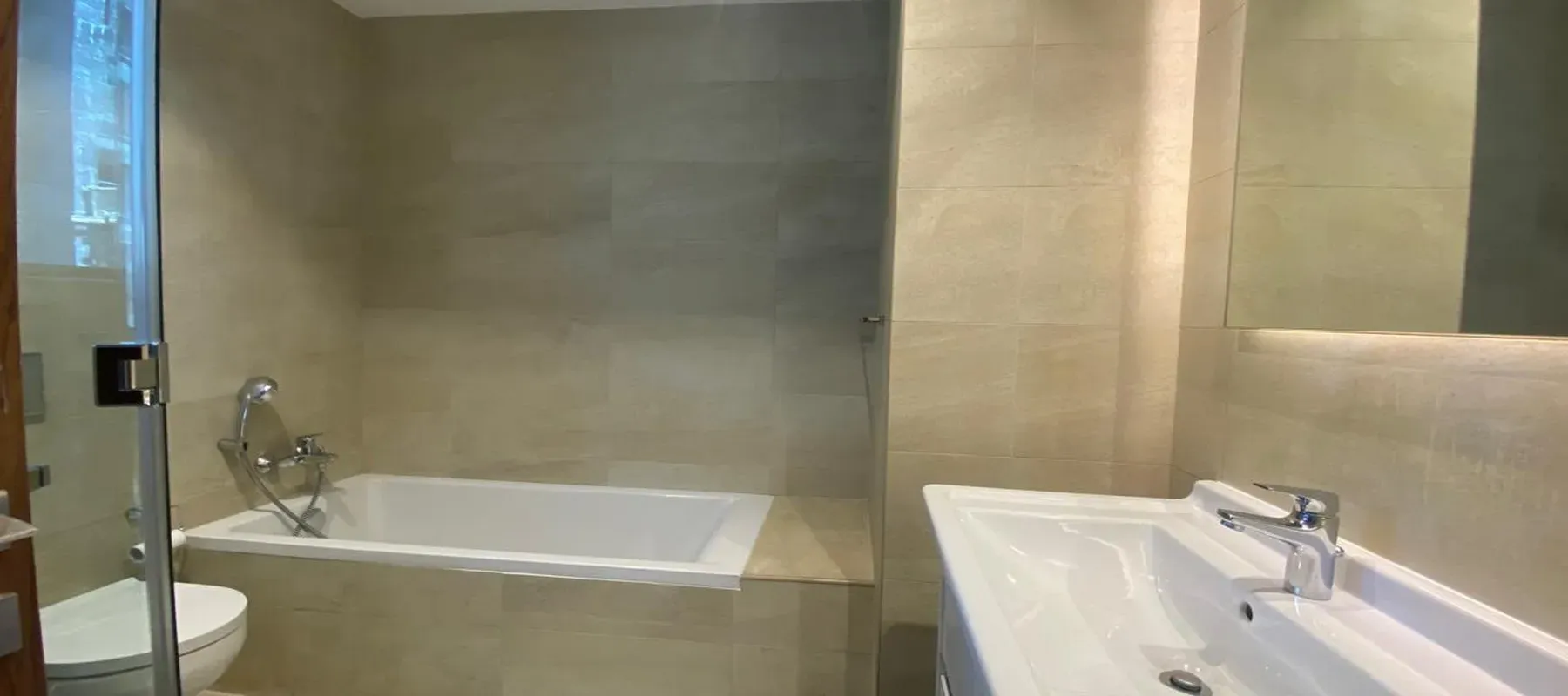 No.9, Dubai Marina, Dubai - Exclusive Links