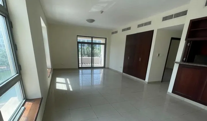 3 bedroom apartment To Let - Exclusive Links