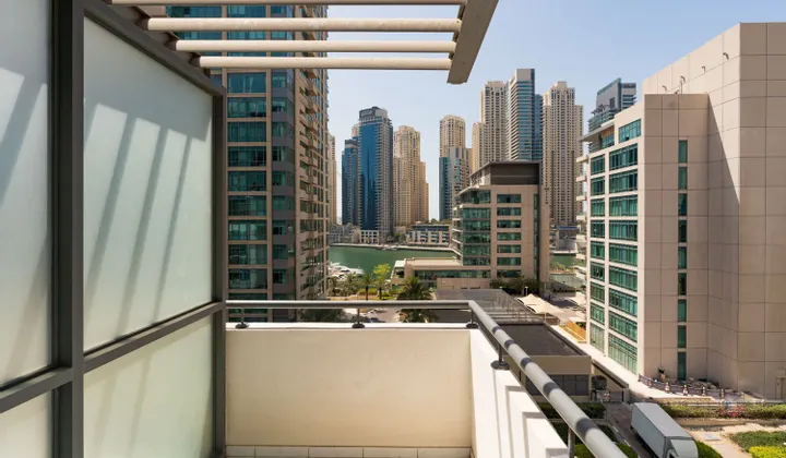 4 bedroom apartment To Let - Exclusive Links