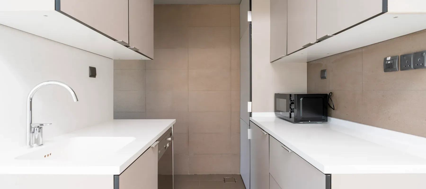 West Avenue Tower, Dubai Marina, Dubai - Exclusive Links