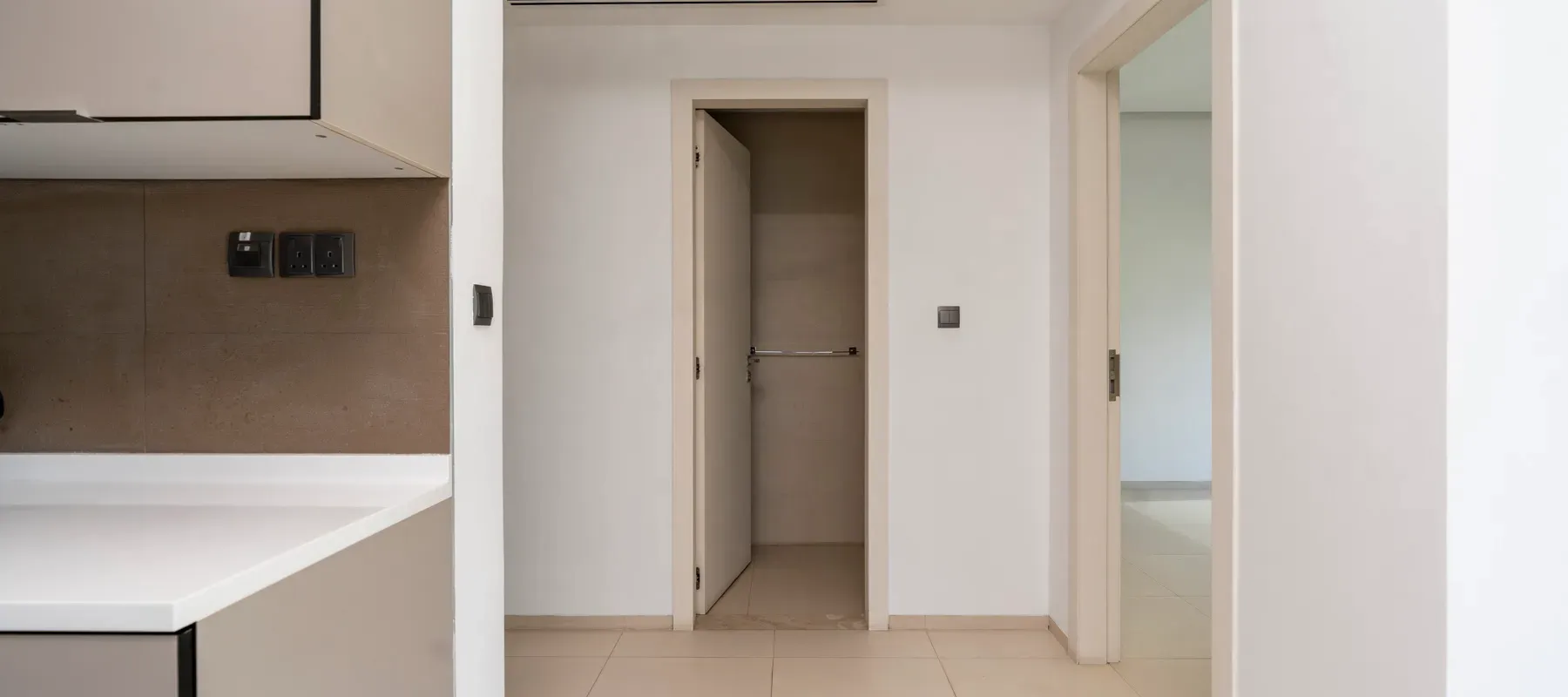 West Avenue Tower, Dubai Marina, Dubai - Exclusive Links