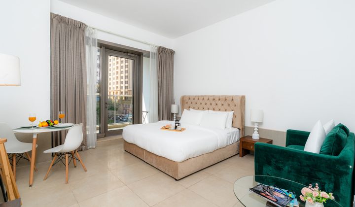 Cozy | Accessible to Tram | Convenient - Exclusive Links