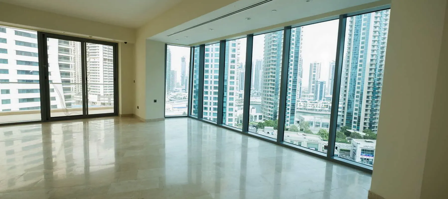 Trident Grand Residence, Dubai Marina, Dubai - Exclusive Links