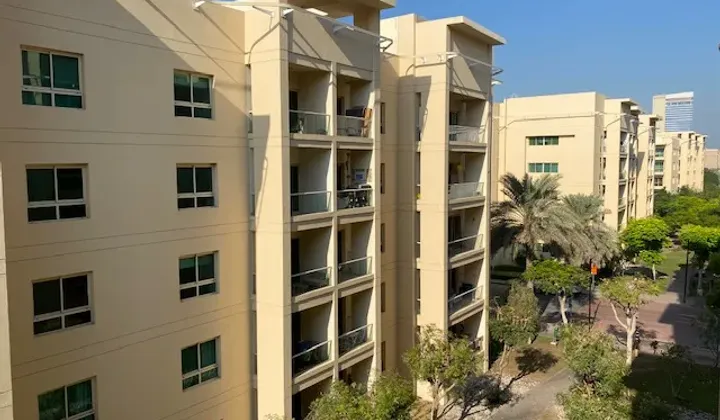 1 bedroom apartment For Sale - Exclusive Links